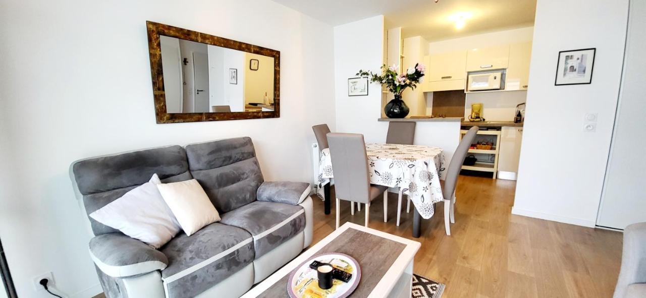 Appartement Moderne Finement Decore Avec Balcon A Vannes Centre Exterior foto