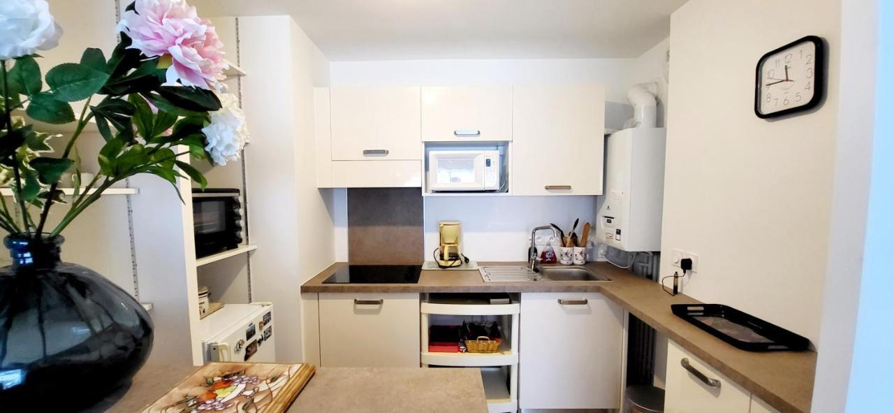 Appartement Moderne Finement Decore Avec Balcon A Vannes Centre Exterior foto